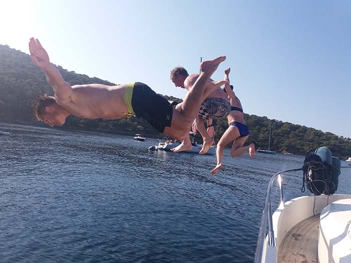girolata-stephane-Du bonheur  l'eau - Concours de plongeon